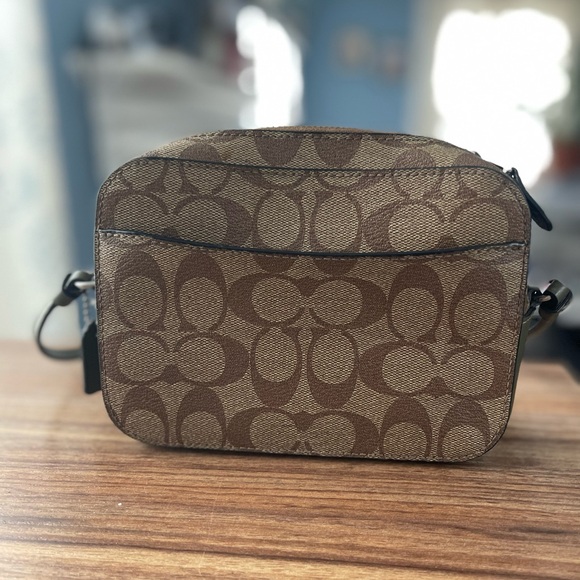 Brown leather signature Coach crossbody with arm green detail - Picture 8 of 9